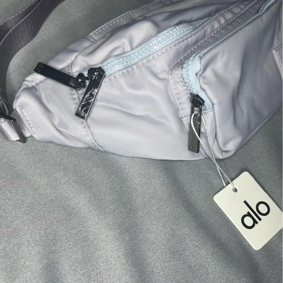 ALO Yoga lilac Crossbody Bag - Picture 2 of 5